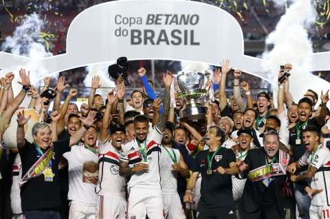 James Rodríguez campeón con Sao Paulo de la Copa de Brasil