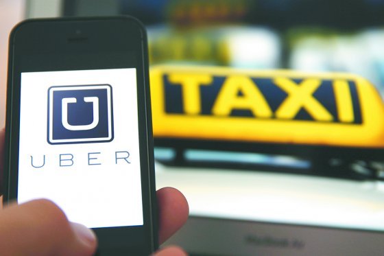 Uber, la plataforma que desató la furia de los taxistas en Bogotá