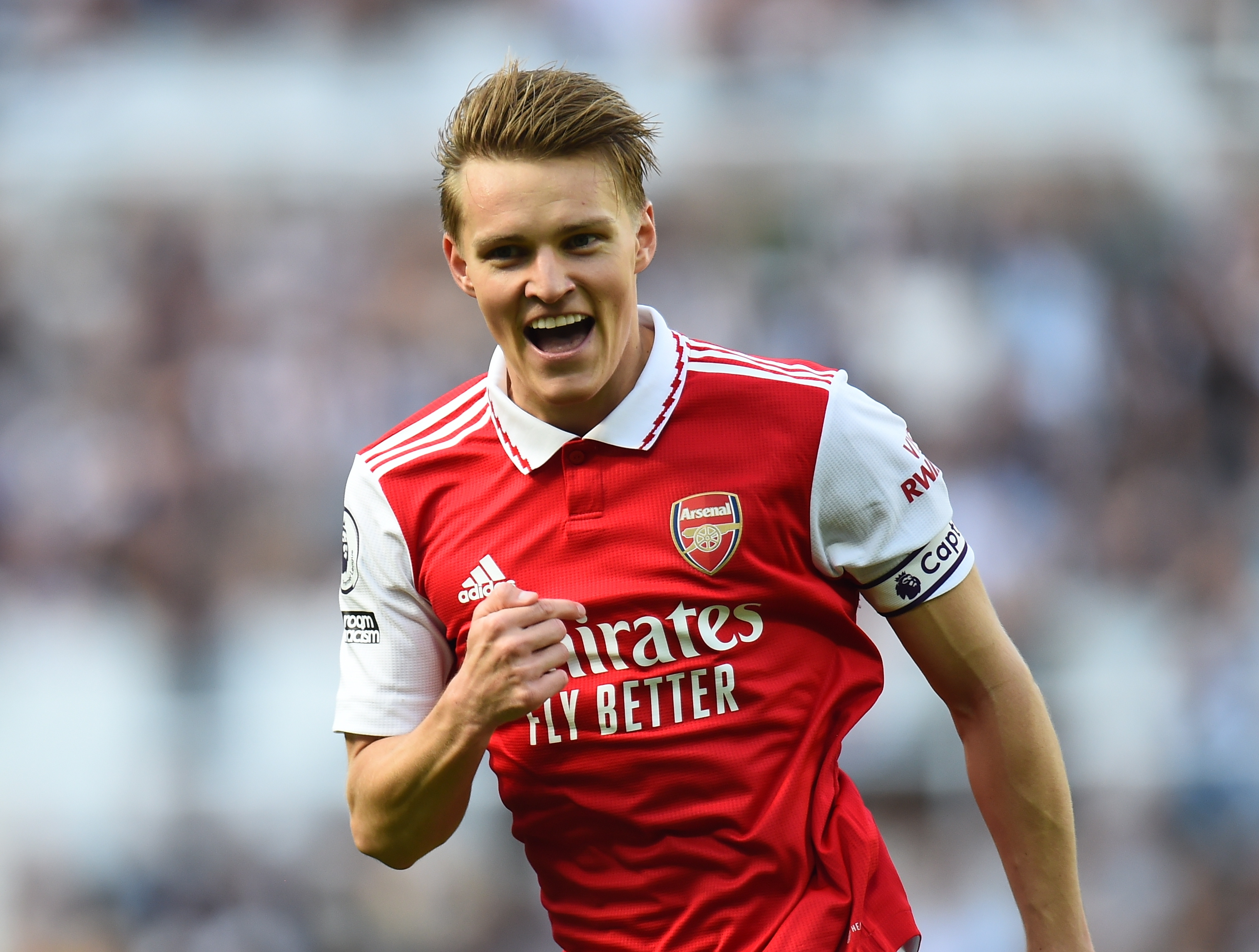 Newcastle (United Kingdom), 07/05/2023.- Martin Odegaard of Arsenal celebrates scoring the 0-1 goal during the English Premier League soccer match between Newcastle United and Arsenal London in Newcastle, Britain, 07 May 2023. (Reino Unido, Londres) EFE/EPA/PETER POWELL EDITORIAL USE ONLY. No use with unauthorized audio, video, data, fixture lists, club/league logos or 'live' services. Online in-match use limited to 120 images, no video emulation. No use in betting, games or single club/league/player publications.