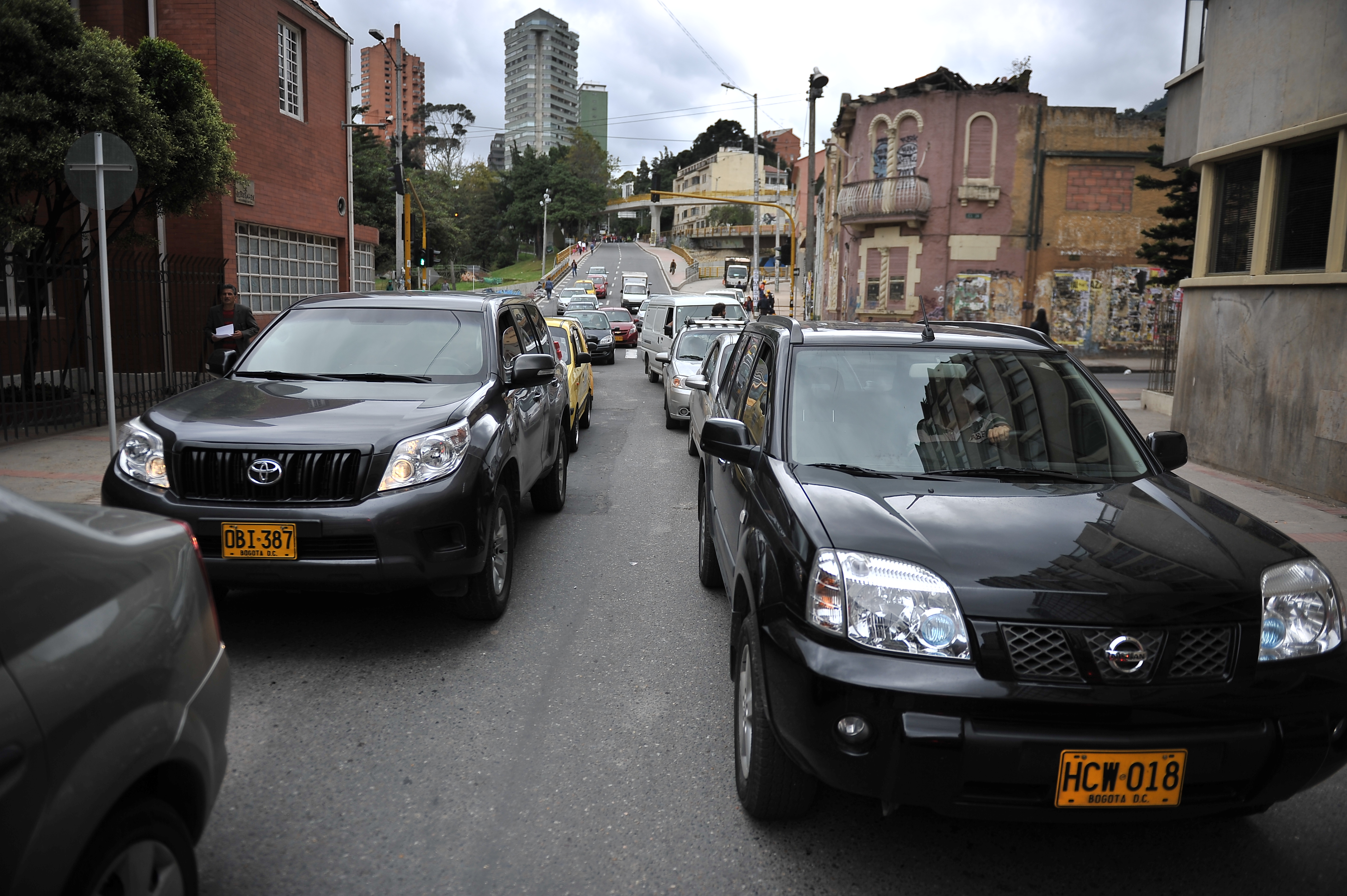 Avisos que hacen referencia a el cambio de restricción vehicular en el centro de la capital