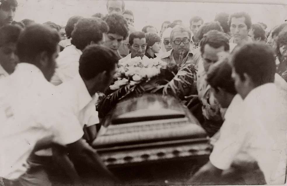 Roberto Meléndez murió el 20 de mayo de 2000.