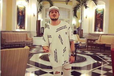 La aparatosa caída de Pablo Mejía, cantante de Piso 21