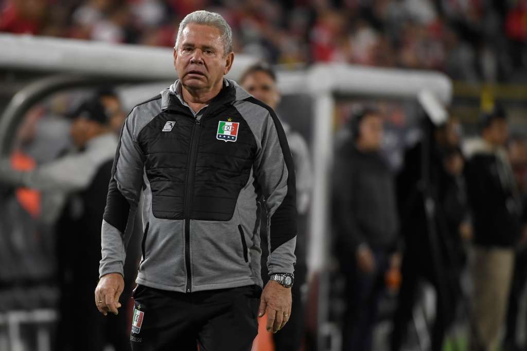 Director Técnico del Once Caldas en el partido ante Santa Fe por la quinta fecha de los cuadrangulares del grupo B de la Liga Betplay 2025-I.