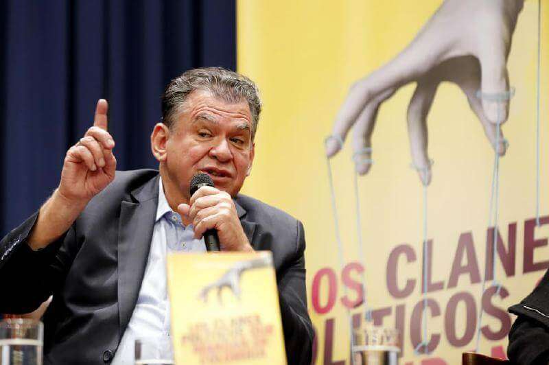 León Valencia, esta semana en Bogotá, durante el lanzamiento del libro editado por el sello Planeta. / EFE