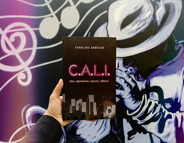 C.A.L.I.: Un libro perdido entre regalos y árboles de Navidad