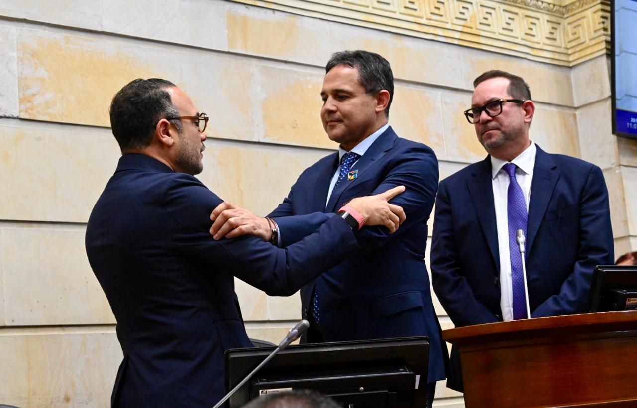 El senador de Centro Democrático, Honorio Henríquez, fue el vencedor y se hizo con la Presidencia del Senado.