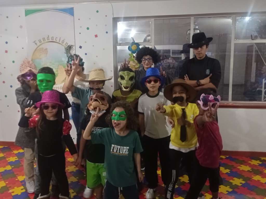 El dinero recaudado con la obra será usado para los regalos de Navidad de los niños y niñas de la fundación.