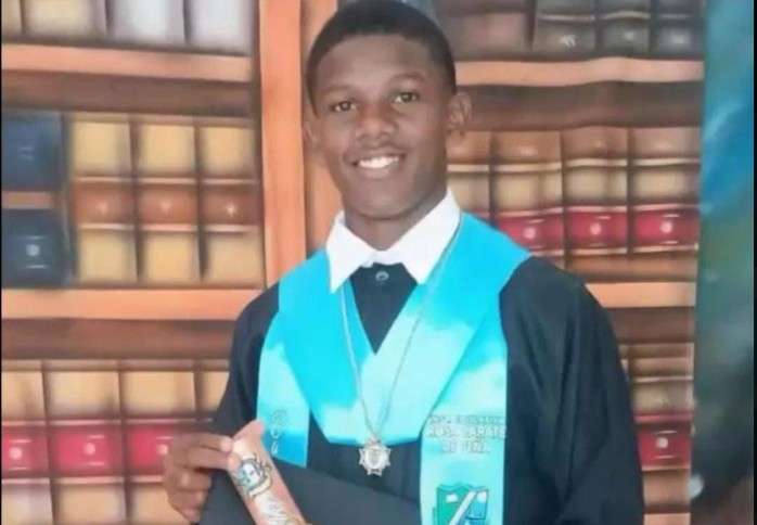 Alan Valencia, estudiante de 17 años.