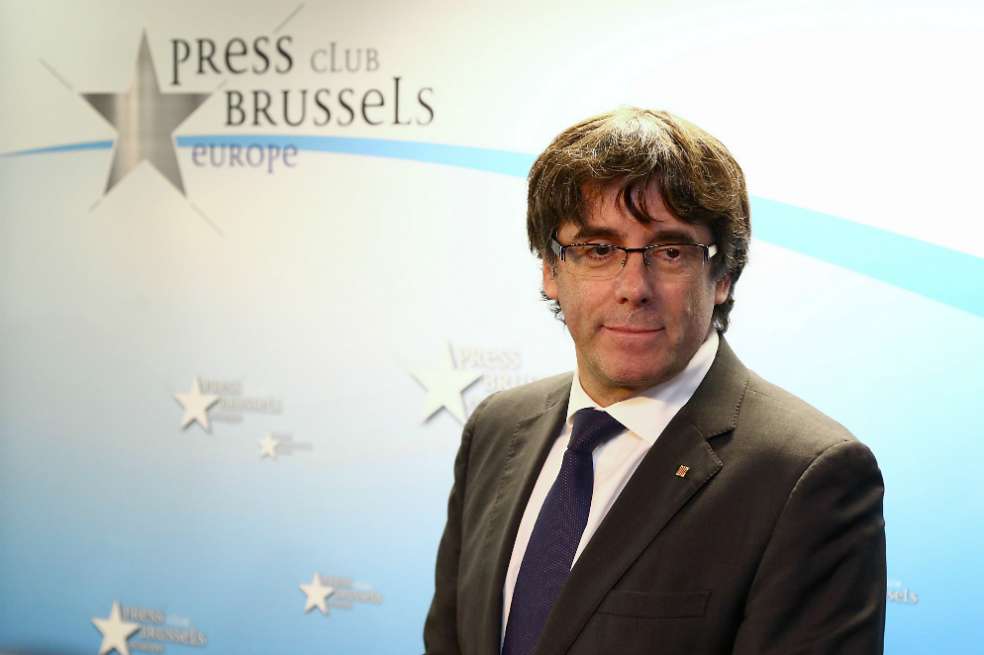 Carles Puigdemont pidió una lista única independentista para las elecciones catalanas del 21 de diciembre, una idea que encuentra resistencia en sus antiguos socios. / AFP