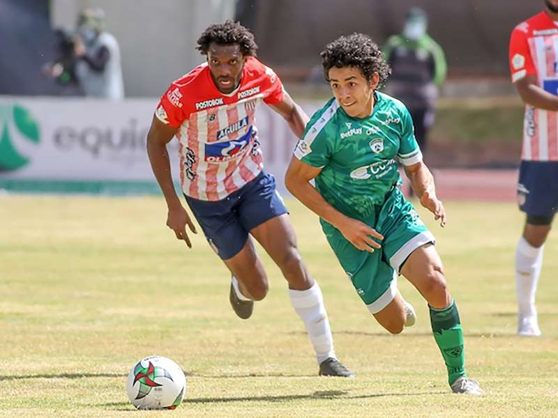 Daniel Mantilla (derecha) ha disputado 11 partidos con Equidad en este torneo.