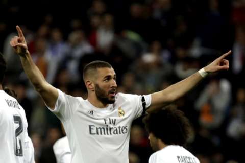 Hollande, contrario a excluir a Benzema de jugar con selección Francia para la Eurocopa