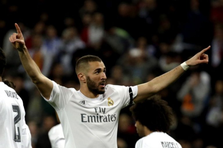 Hollande, contrario a excluir a Benzema de jugar con selección Francia para la Eurocopa