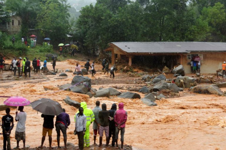 Después de la epidemia de ébola, Sierra Leona elige presidente