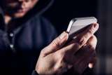 ¿Qué debo hacer para bloquear o reportar un celular robado?