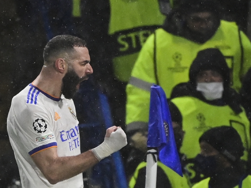 El francés Karim Benzema marcó tres goles ante el Chelsea, en Stamford Bridge, y uno en el Bernabéu. / AFP