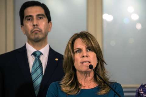 Perú tiene cómo impedir el ingreso de Maduro, dice la canciller