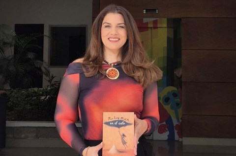 Martha Amor Olaya finalista internacional del VIII Premio Nacional de Poesía Viva #LdeLírica
