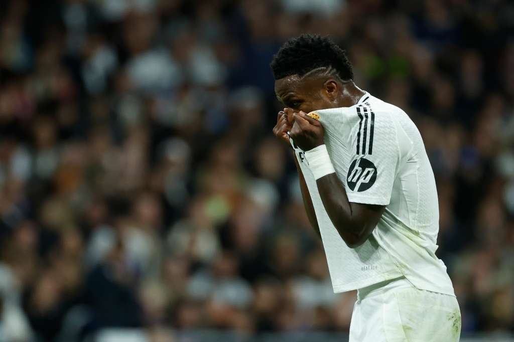 MADRID, 26/10/2024.- El delantero del Real Madrid Vinicius Jr. durante el partido de la jornada 11 de LaLiga EA Sports entre el Real Madrid y el FC Barcelona, este sábado en el estadio Santiago Bernabéu, en Madrid. EFE/ Juanjo Martín