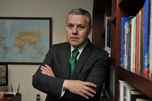 Néstor Osuna.