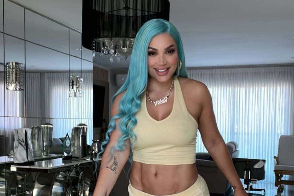 La bailarina barranquillera mostró en sus redes sociales un inesperado cambio físico. Algunos de sus fanáticos la compararon con Karol G. ¿Se parecen?