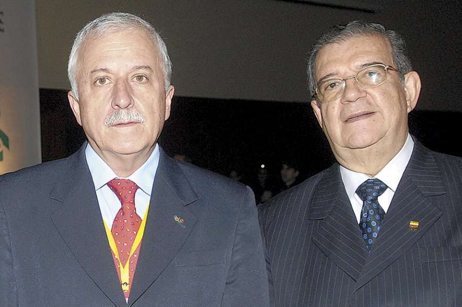 Baltazar Medina (izq.) y Alberto Ferrer. El segundo se va de la secretaría del Comité Olímpico Colombiano.