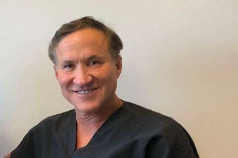 Terry Dubrow: “Un paciente debe tener mucho cuidado al elegir quién lo va a operar”