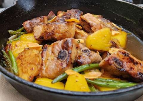 Receta para preparar costillas de cerdo con piña asada