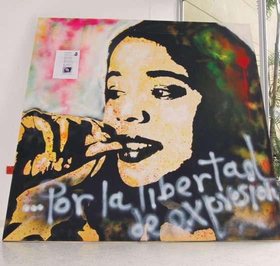 Con esta obra, el artista Jerome Valbuena rindió homenaje a Flor Alba Núñez. / Luisa González