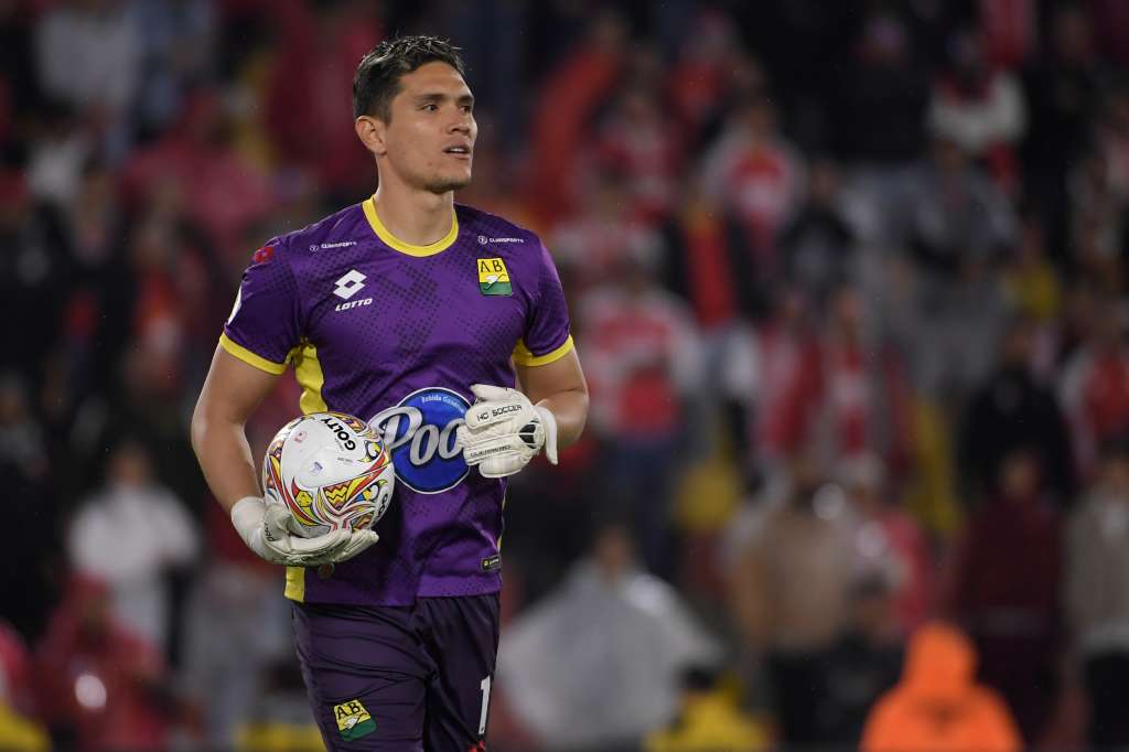 Futbolista colombiano que juega como guardameta del Bucaramanga, en el partido ante Santa Fe por la cuarta fecha de la Liga Betplay 2024-I.