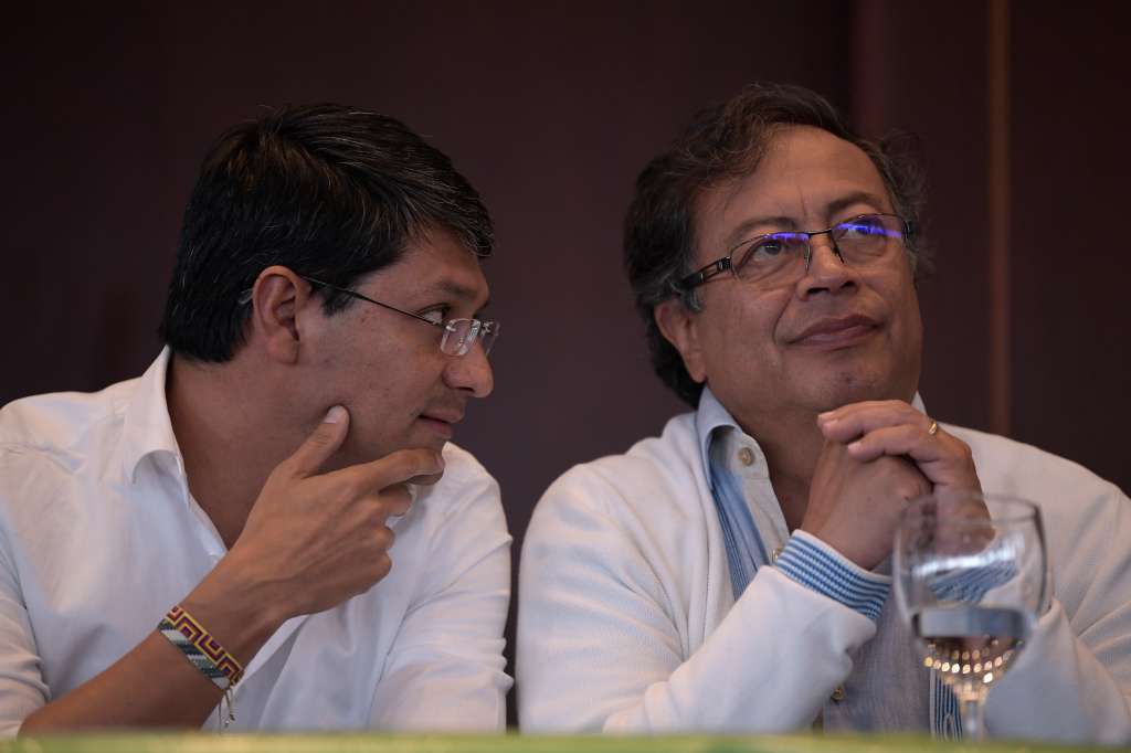 Candidato a la presidencia del 2022 por el Pacto Histórico, recibe el respaldo del partido Verde a su candidatura.