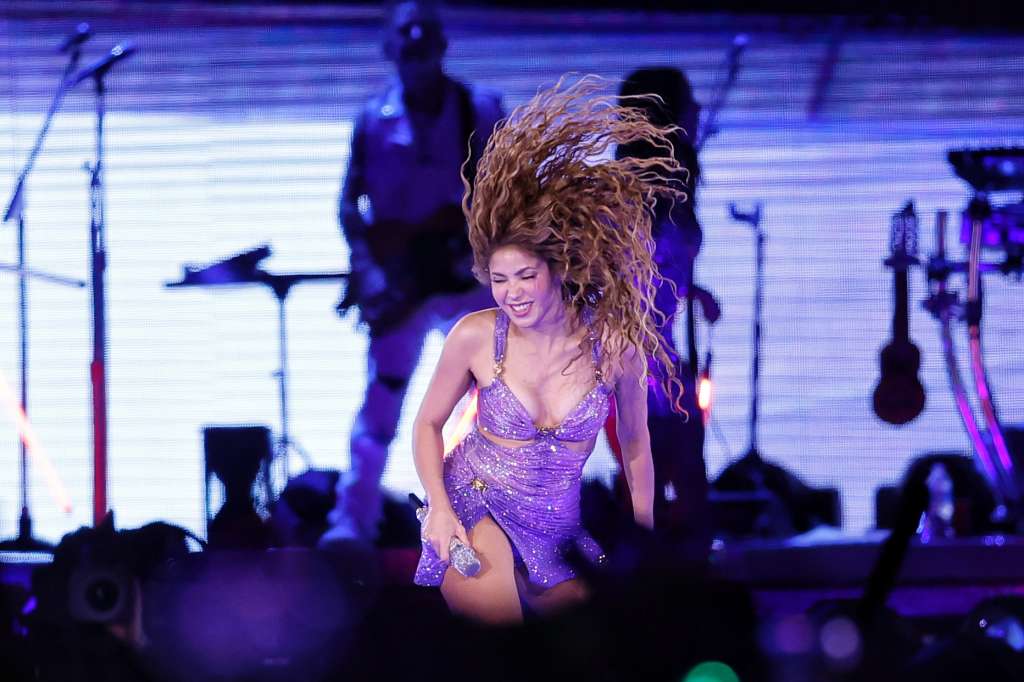 MEX951. CIUDAD DE MÉXICO (MÉXICO), 26/08/2025.- La cantante colombiana Shakira durante un concierto de su gira 'Las Mujeres Ya No Lloran World Tour' este martes, en Ciudad de México (México). EFE/Sáshenka Gutiérrez