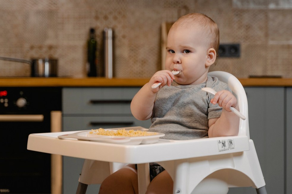 Aunque en ocasiones pensemos que la temperatura de la comida sea cuestión de gustos, afecta la digestión de tus hijos. Esta es la ideal para los más pequeños.