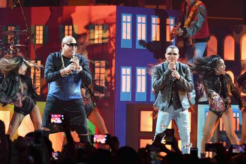 Gente de Zona lanza "Te duele"
