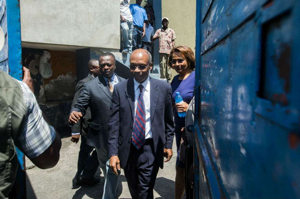 El expresidente Jean Bertrand Aristide, derrocado en 2004, llegó a Haití para declarar ante la justicia. Tras su caída llegó la misión de la ONU. / AFP