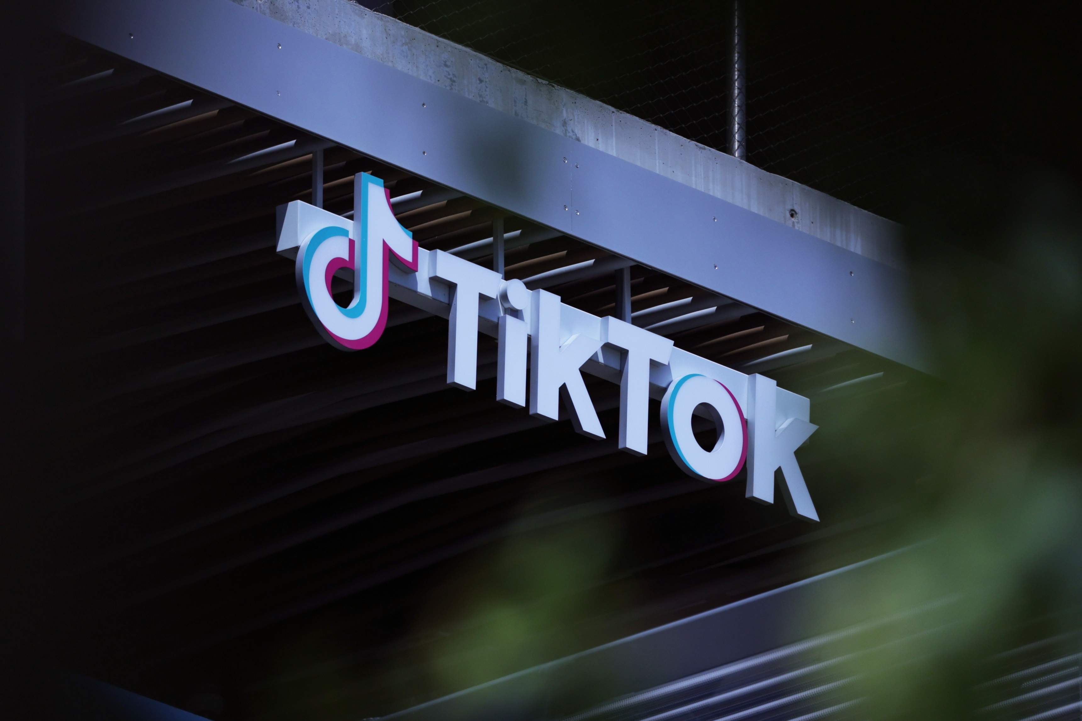 Los Angeles (United States), 24/04/2024.- A sign is on display at TikTok in Los Angeles, California, USA, 24 April 2024. US President Biden signed on 24 April a law that would ban Chinese-owned TikTok unless it is sold within a year. EFE/EPA/ALLISON DINNER