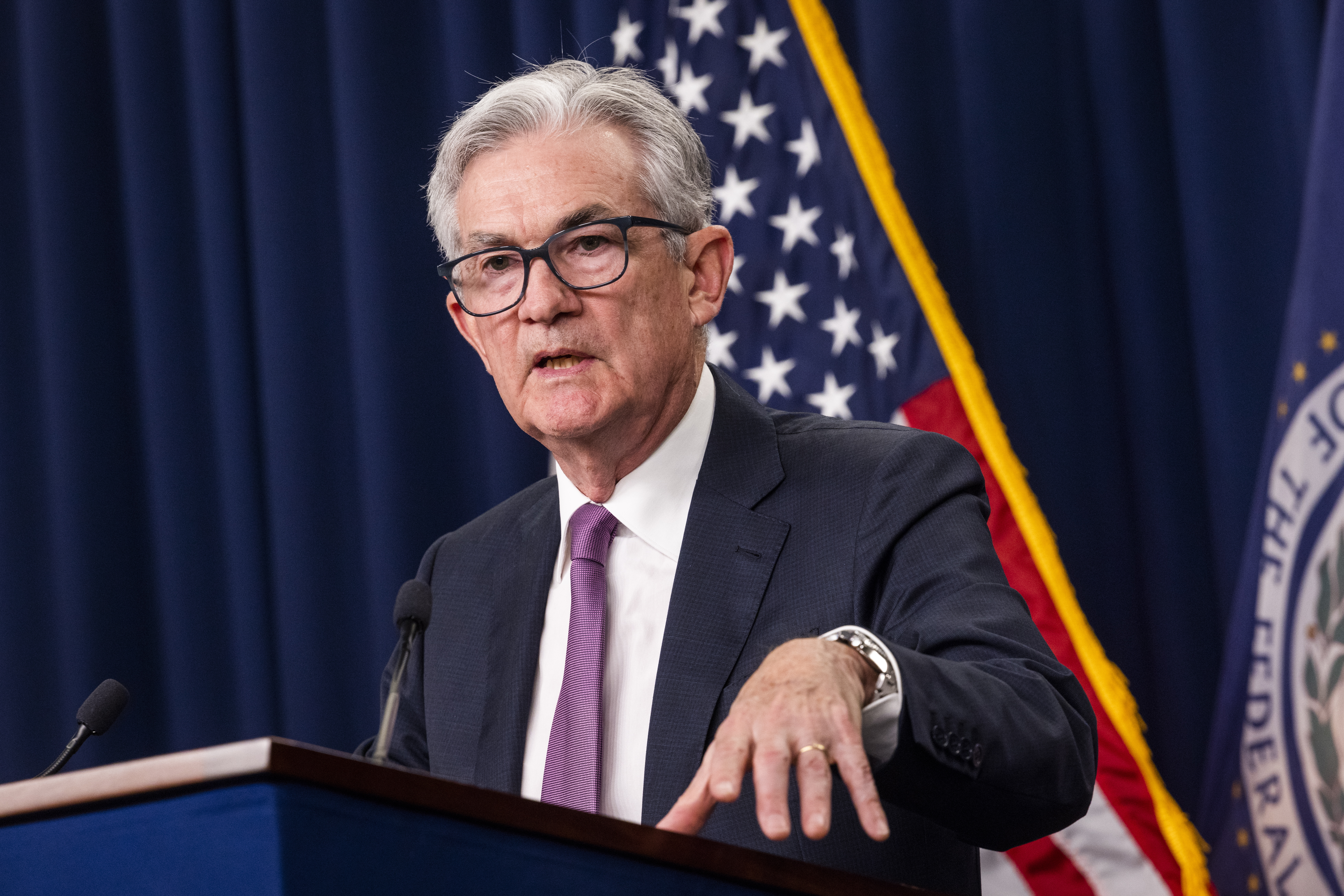 Washington (United States), 27/07/2022.- Federal Reserve Board Chairman Jerome Powell holds a news conference after the Fed decided to once again raise interest rates by three-quarters of a percentage point at the William McChesney Martin Jr. Building in Washington, DC, USA, 27 July 2022. The Fed hopes to temper inflation rates, which have reached their highest levels in 40 years. (Estados Unidos, Roma) EFE/EPA/JIM LO SCALZO