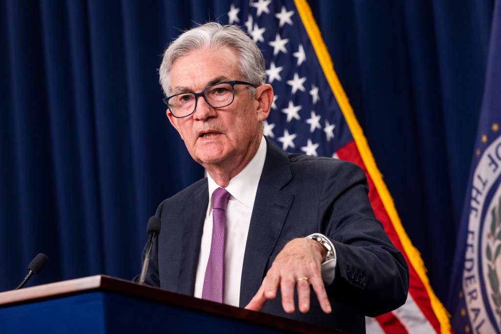 Washington (United States), 27/07/2022.- Federal Reserve Board Chairman Jerome Powell holds a news conference after the Fed decided to once again raise interest rates by three-quarters of a percentage point at the William McChesney Martin Jr. Building in Washington, DC, USA, 27 July 2022. The Fed hopes to temper inflation rates, which have reached their highest levels in 40 years. (Estados Unidos, Roma) EFE/EPA/JIM LO SCALZO