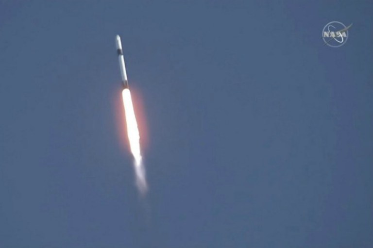 Despegó la nave Dragon de Space X con suministros para la Estación Espacial