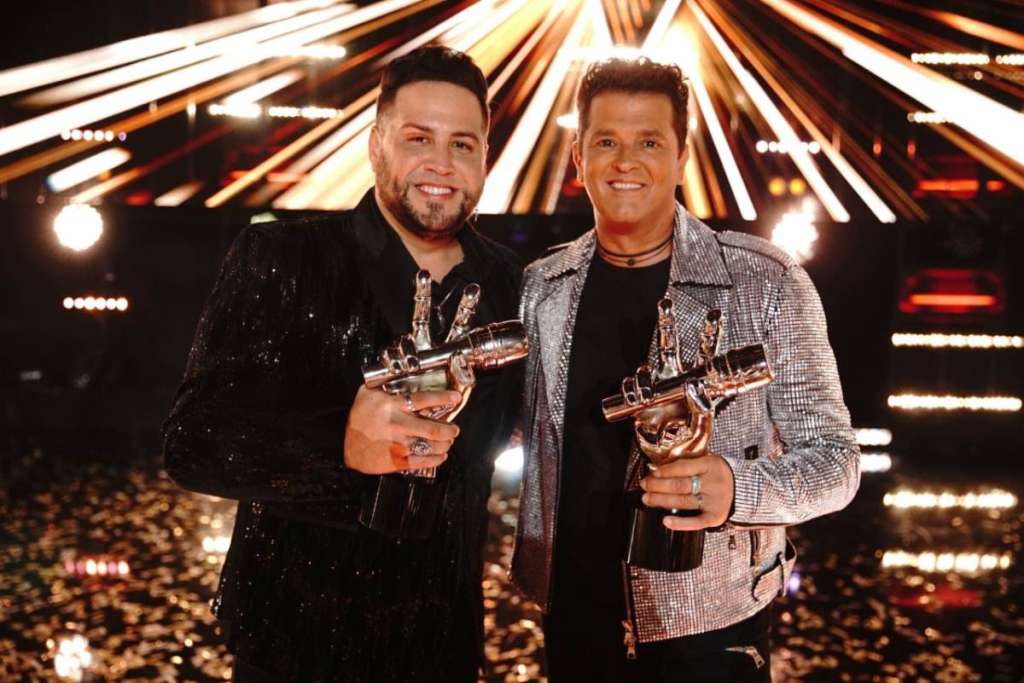 Imagen de Sammy Colón, ganador de "La Voz US", junto a Carlos Vives.