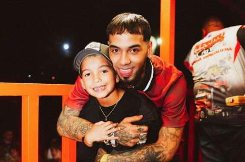 Anuel demandó a la madre de uno de sus hijos. Esta es la razón