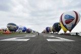 Imágenes: nuevo récord mundial de despegue de globos aerostáticos en línea