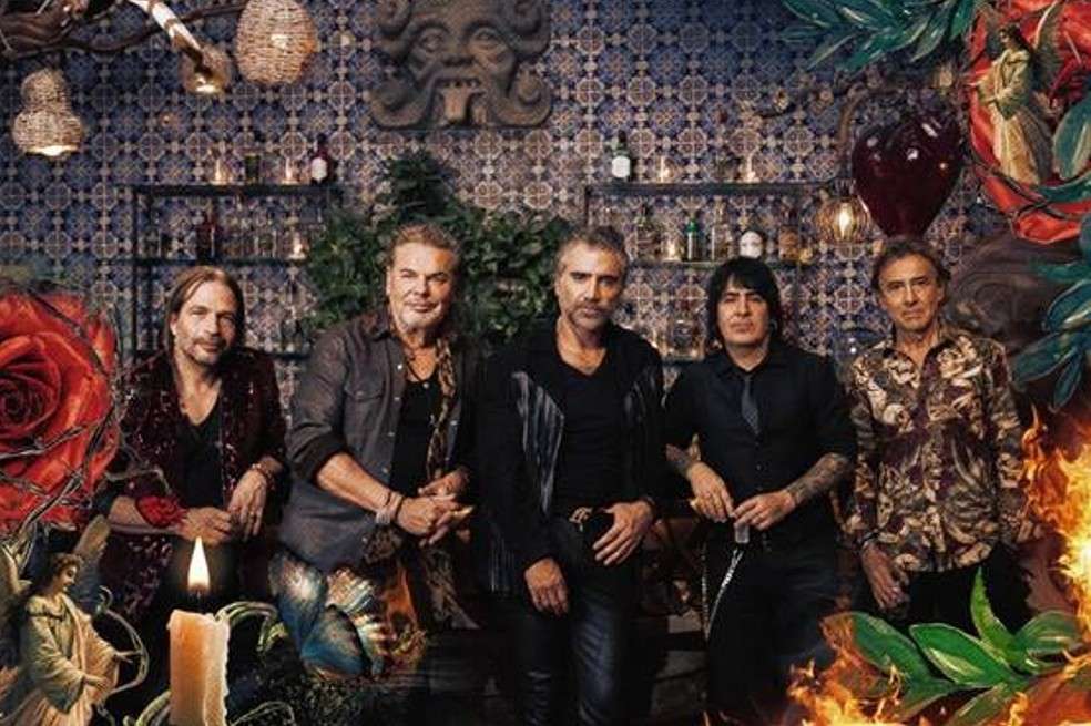 Maná y Alejandro Fernández presentaron "Mariposa traicionera" en la 22.ª edición de los Latin Grammy.