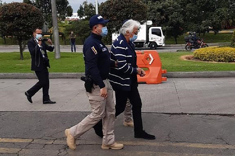 El pasado 16 de febrero, Carlos Mahecha fue detenido con fines de extradición en su apartamento en el norte de Bogotá y trasladado a los calabozos de la Sijín.