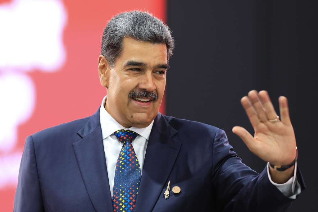 AME5368. CARACAS (VENEZUELA), 15/12/2024.- Fotografía cedida por Prensa Miraflores del presidente de Venezuela, Nicolás Maduro, durante la cumbre de ALBA-TCP, este sábado en Caracas (Venezuela). La Constitución de Venezuela llega este domingo a sus 25 años con un cuestionado cumplimiento de sus preceptos y un país alejado del descrito en la carta magna -aprobada en referendo popular el 15 de diciembre de 1999-, de lo que se acusan mutuamente el chavismo y la oposición EFE/ Prensa Miraflores / SOLO USO EDITORIAL/ SOLO DISPONIBLE PARA ILUSTRAR LA NOTICIA QUE ACOMPAÑA (CRÉDITO OBLIGATORIO)