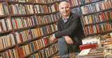 ‘Aunque la literatura es un arte, el libro es un objeto de mercado’: Octavio Escobar