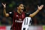 Carlos Bacca sigue sin anotar, jugó 84 minutos en la victoria del Milan