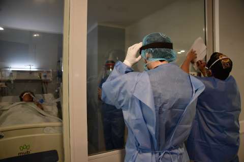 Las dudas que deja la posible reforma a las residencias médicas en Colombia