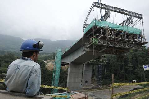 Retroceso de una década en infraestructura: obras civiles caen 27,8 % frente a prepandemia