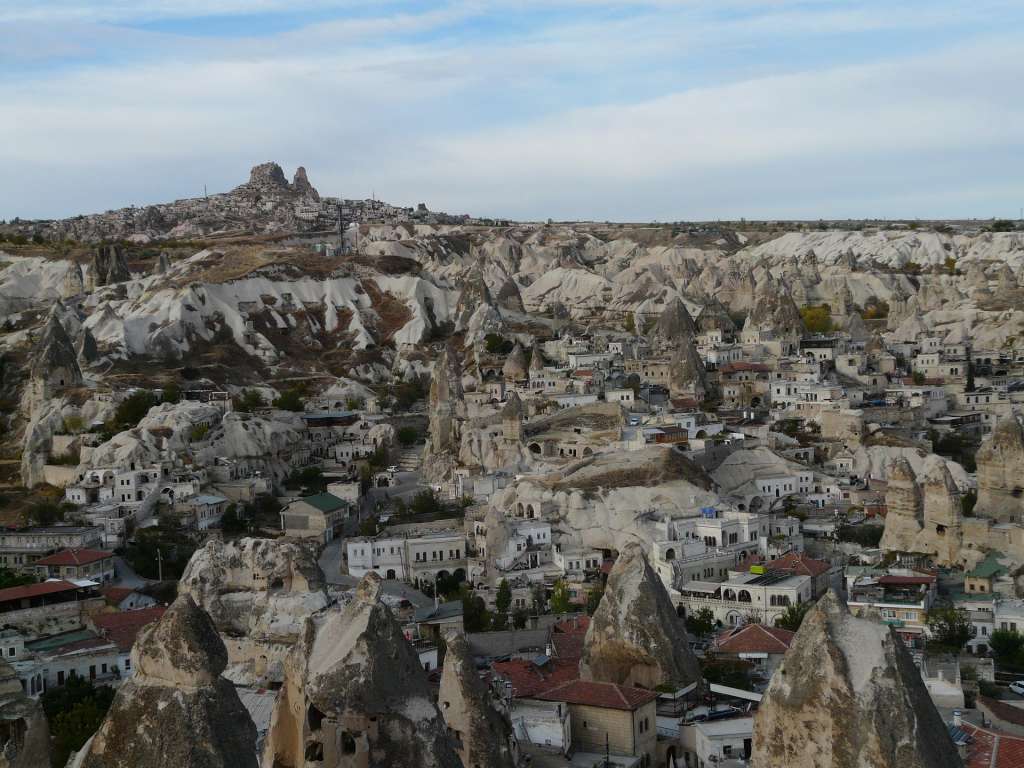 Uçhisar es una ciudad de Turquía que se encuentra en Capadocia.