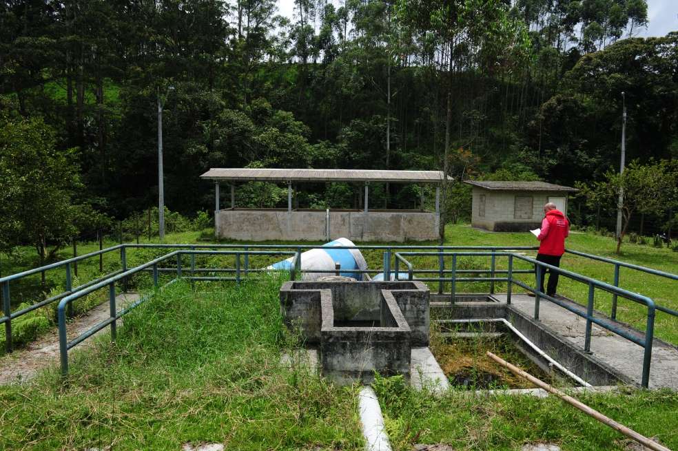 Obras suspendidas en el acueducto de La Salada, parte baja del municipio de Caldas. Se invirtieron $294,6 millones, no se hicieron adiciones./ Fotos: Nelson Sierra